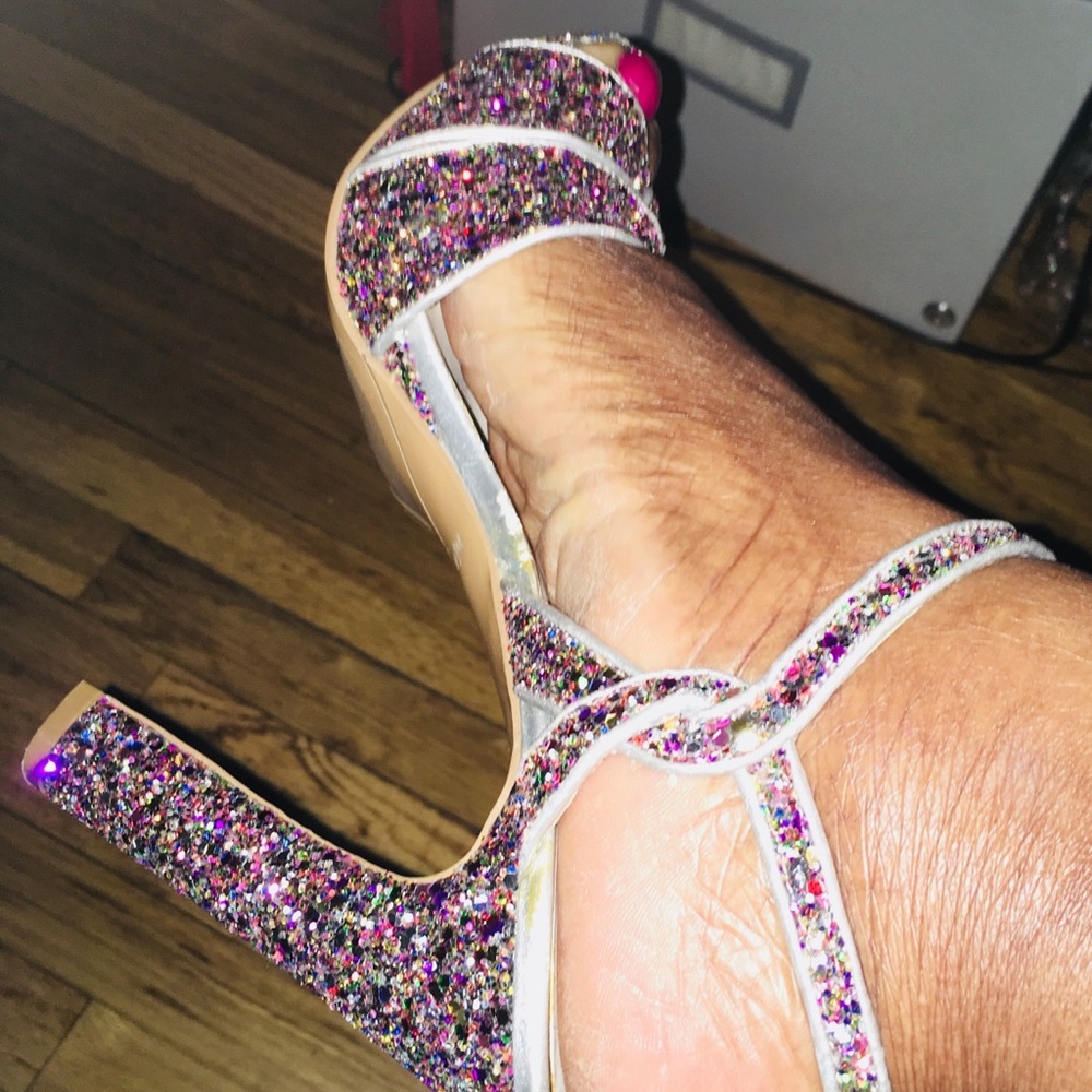 Nice Multi color pump